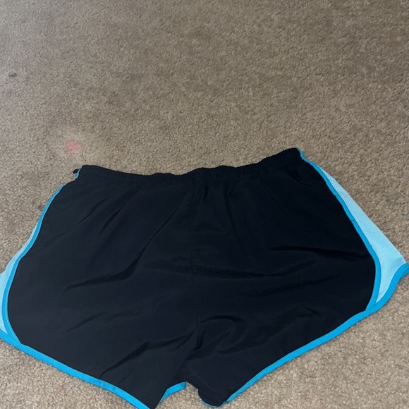 Nike shorts. SIZE: S - Picture 2 of 3